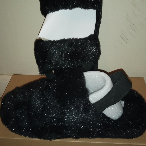 STEVE MADDEN Faux Fur Biddy Black Sandals 8M - Picture 2 of 6